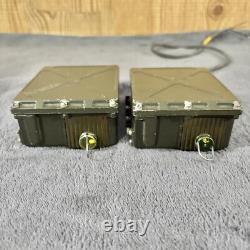 2 Vintage US Army Radio RT285A URC11 Receiver Transmitter Miitary Gear Pilot USA