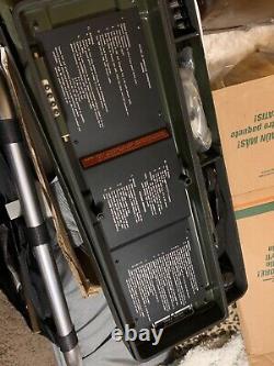 RT-671 PRC-47 US Military Radio Transmitter Receiver Set (NOS unissued)