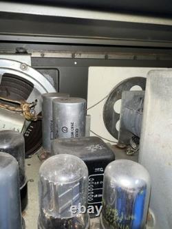 VINTAGE R-100/URR WWII Military Radio Receiver The Morale Builder