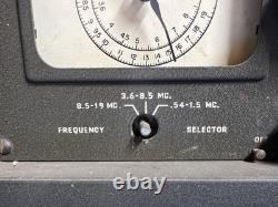 VINTAGE R-100/URR WWII Military Radio Receiver The Morale Builder