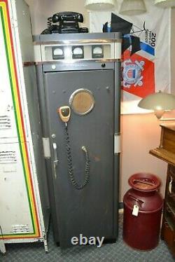 Vintage MOTOROLA Tube Amp. POLICE DEPT. Console 2-WAY RADIO Transmitter/Receiver