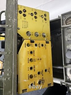 Vintage U. S. Army Signal Corps Receiver/Transmitter RT-77A/GRC-9 military Radio