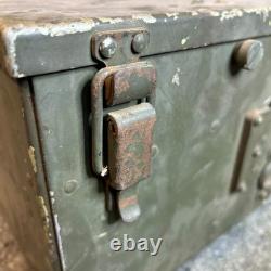 WWII U. S. Signal Corps SCR-288 RCA Radio Receiver & Transmitter Original Chest